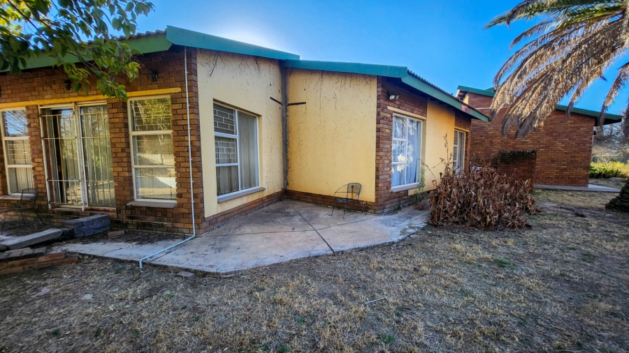 3 Bedroom Property for Sale in La Hoff North West